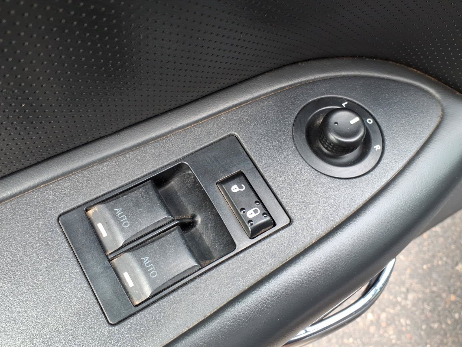 2013 Dodge Challenger SXT Plus