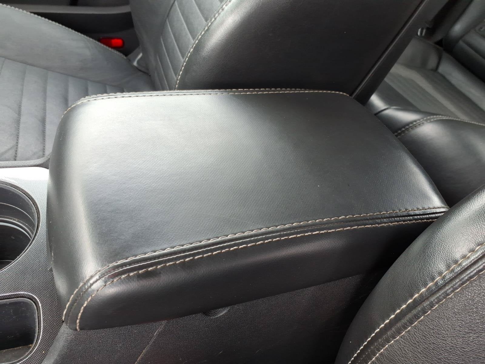 2013 Dodge Challenger SXT Plus
