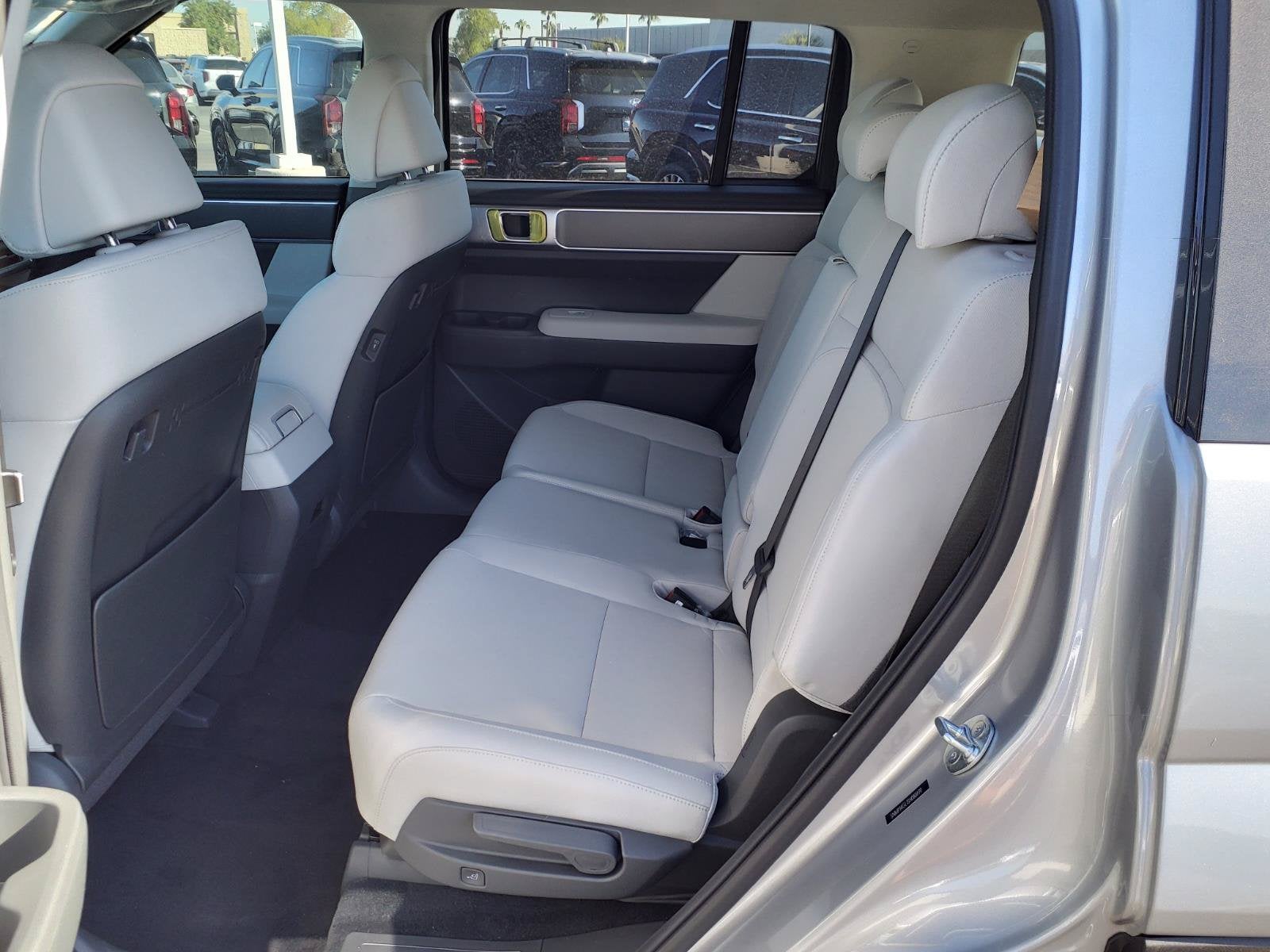2027 Hyundai Santa Fe SE