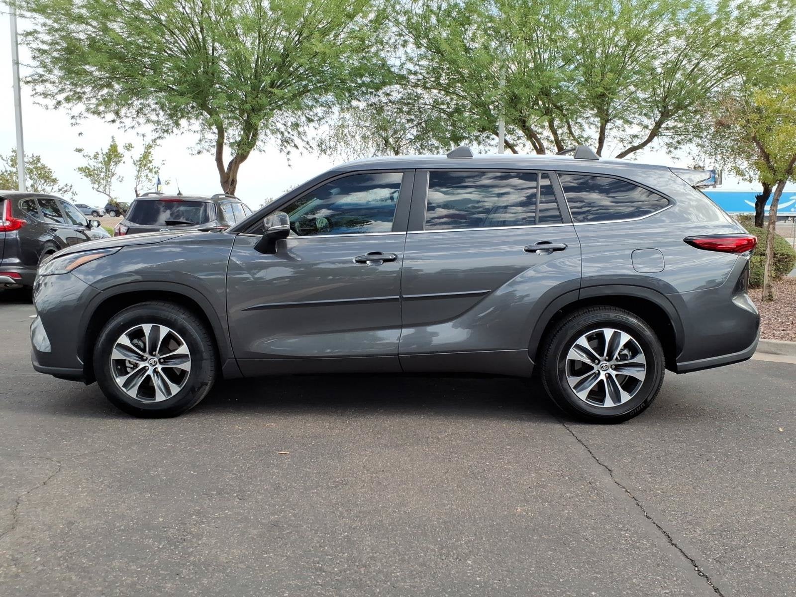 2023 Toyota Highlander Base