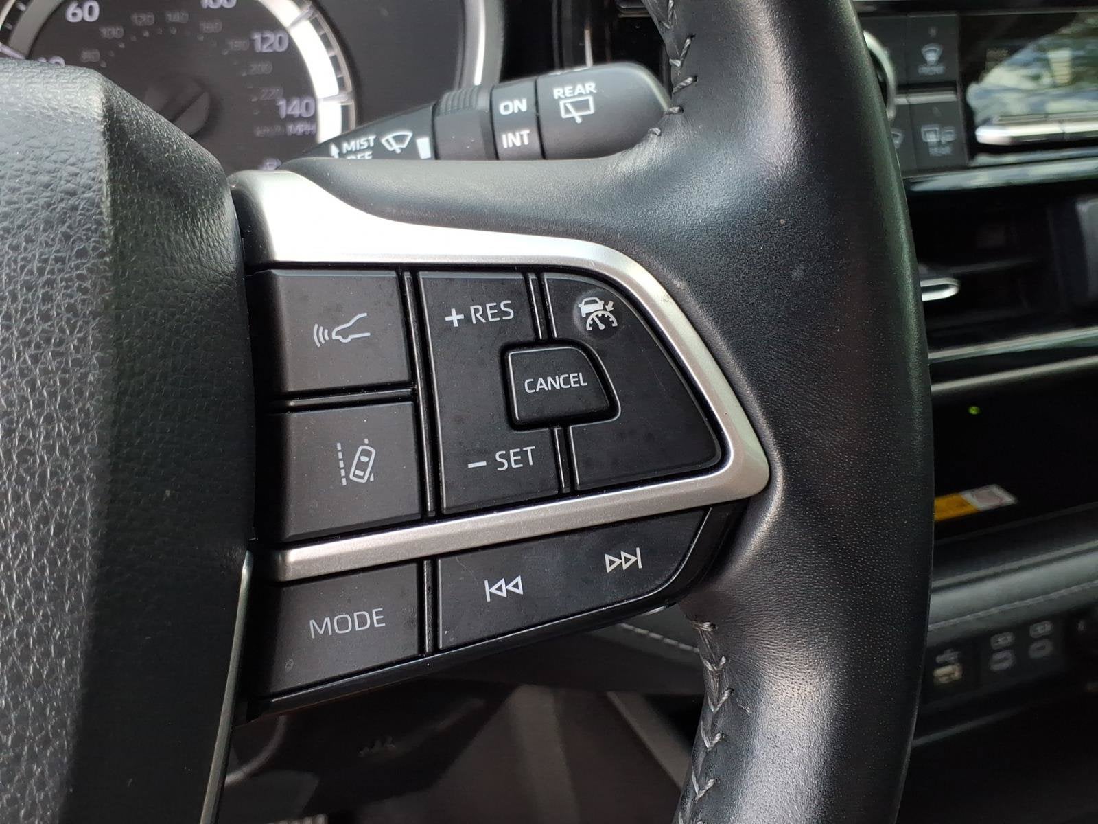 2023 Toyota Highlander Base