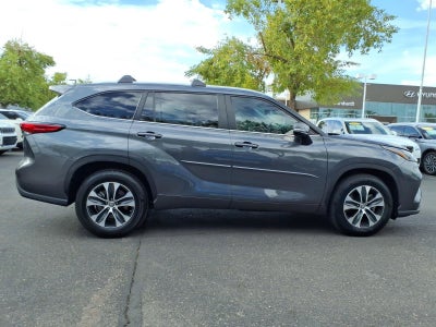 2023 Toyota Highlander Base