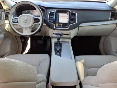 2021 Volvo XC90 Momentum***Beautiful Vehicle!!