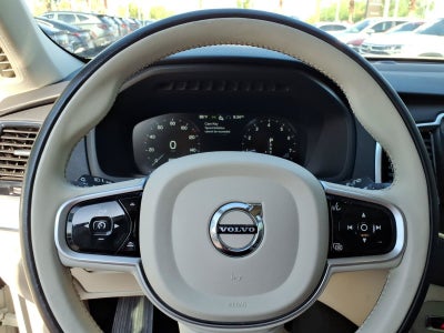 2021 Volvo XC90 Momentum***Beautiful Vehicle!!