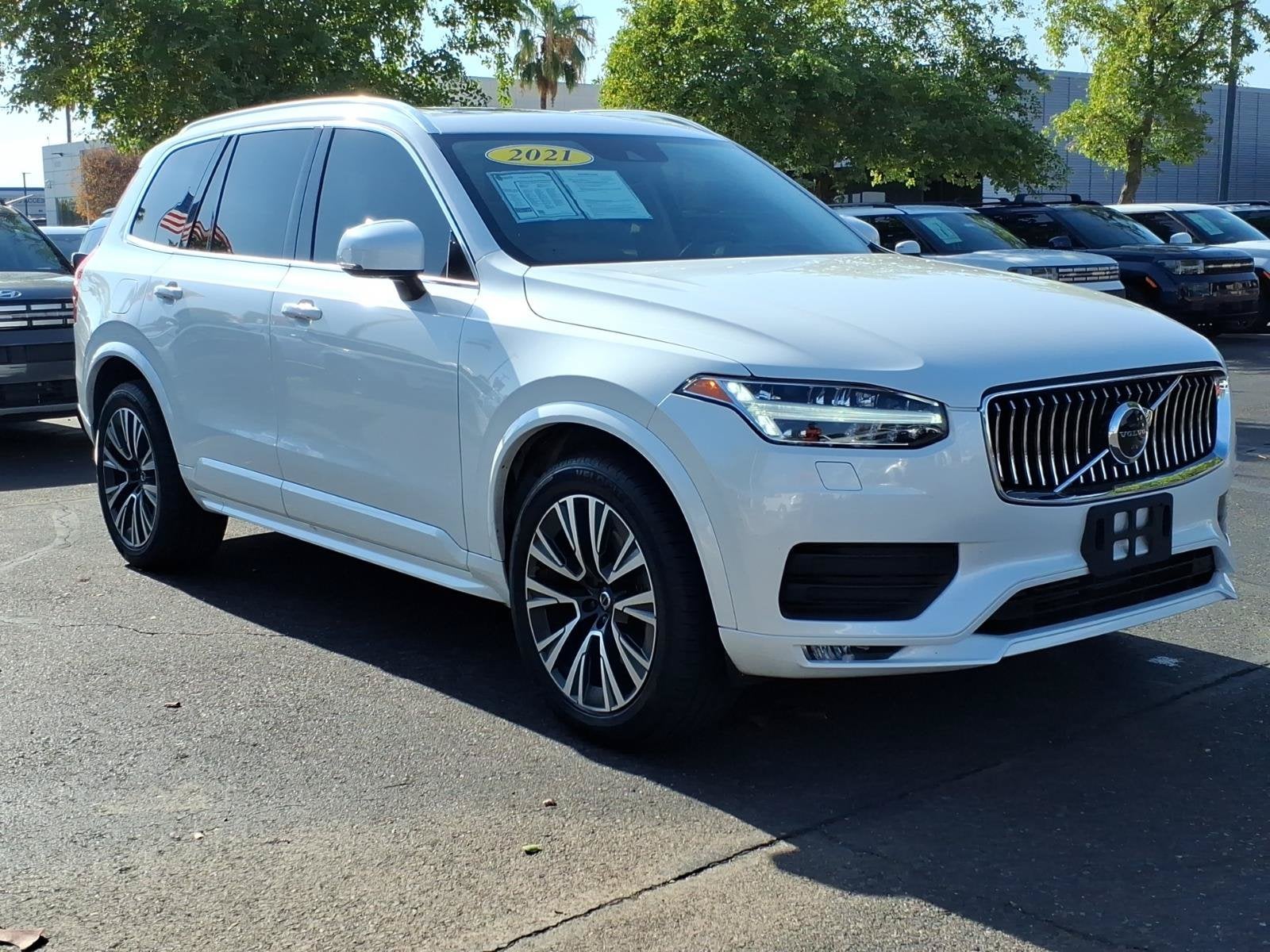 2021 Volvo XC90 Momentum***Beautiful Vehicle!!